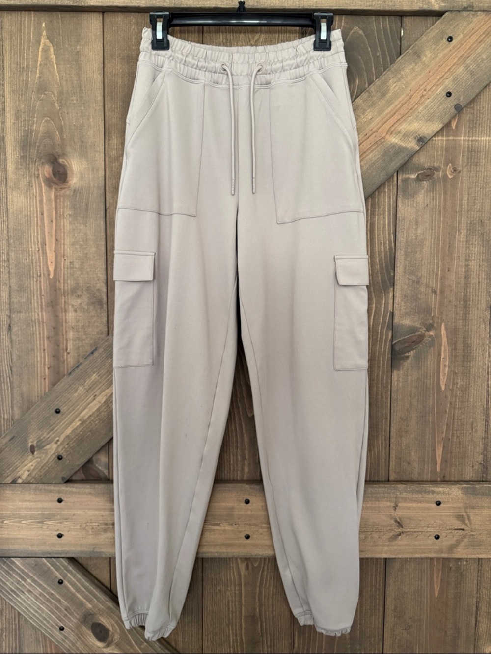Gilly Hicks Pant Active Recharge High Rise Cargo Joggers Womens Size Small Tan